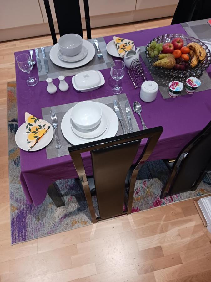 Bodlondeb Castle Bed & Breakfast { Central Llandudno} Екстериор снимка