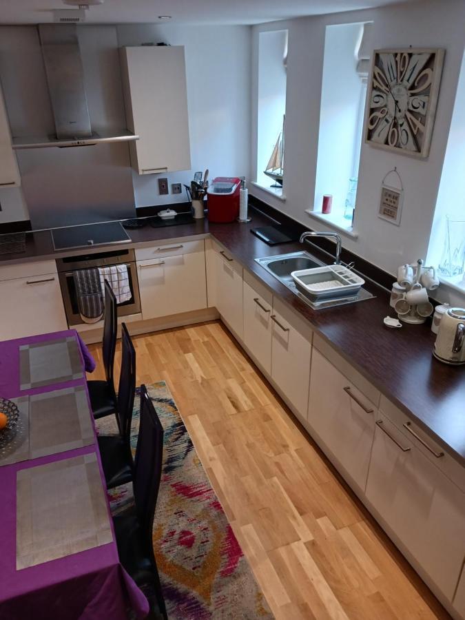 Bodlondeb Castle Bed & Breakfast { Central Llandudno} Екстериор снимка