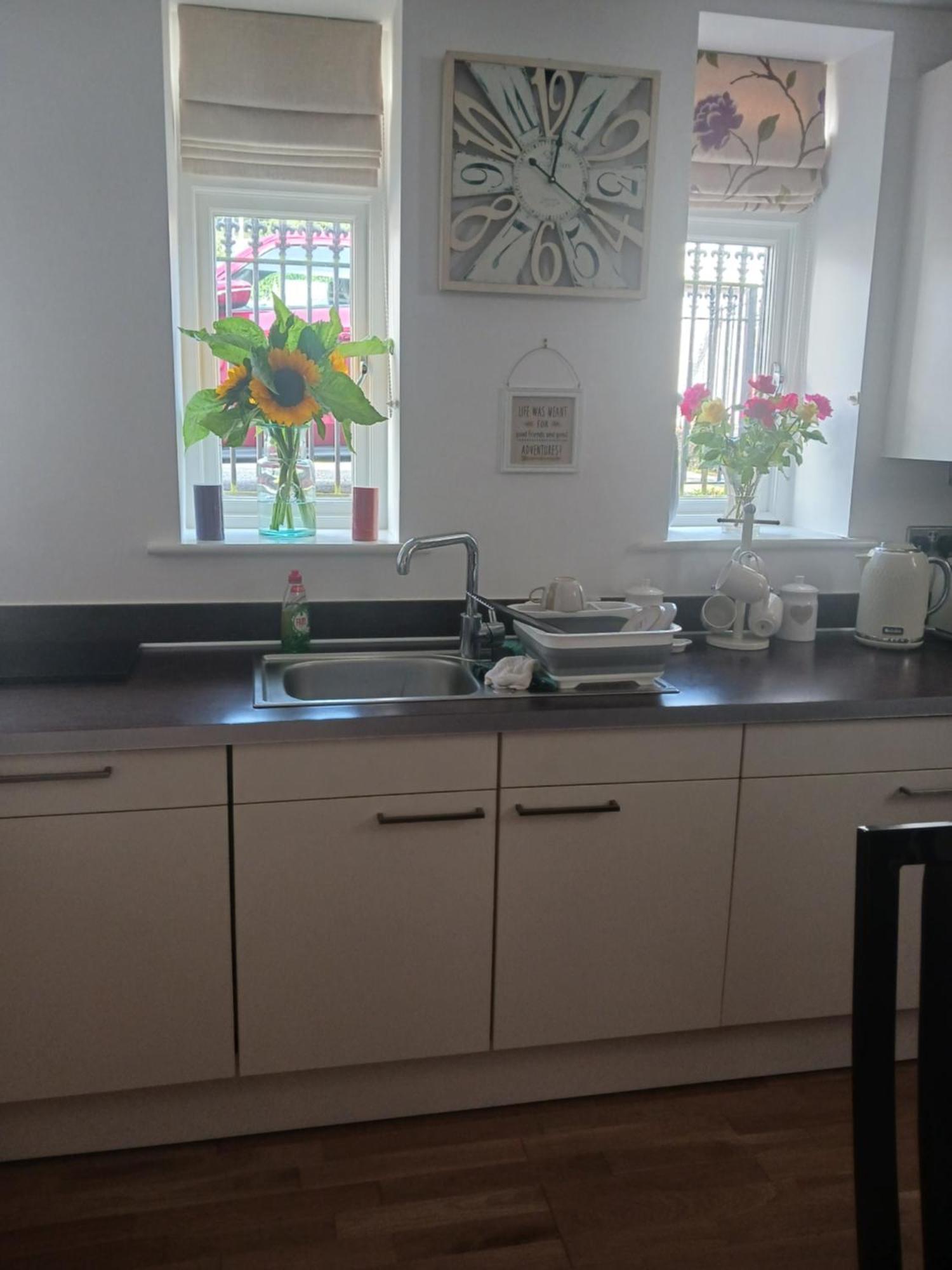 Bodlondeb Castle Bed & Breakfast { Central Llandudno} Екстериор снимка