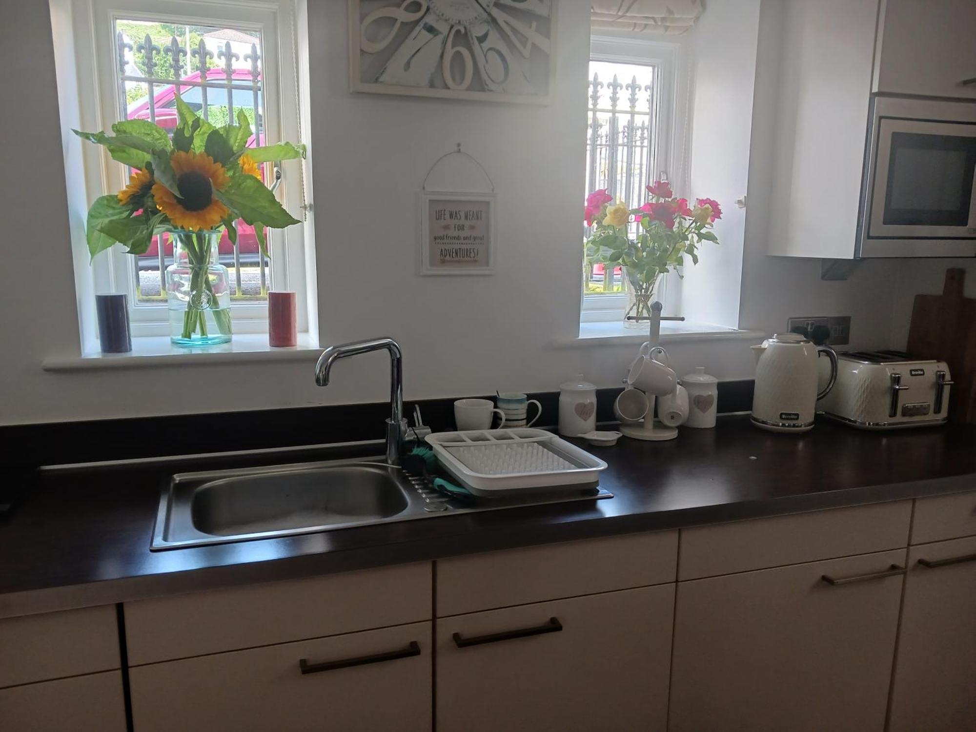 Bodlondeb Castle Bed & Breakfast { Central Llandudno} Екстериор снимка